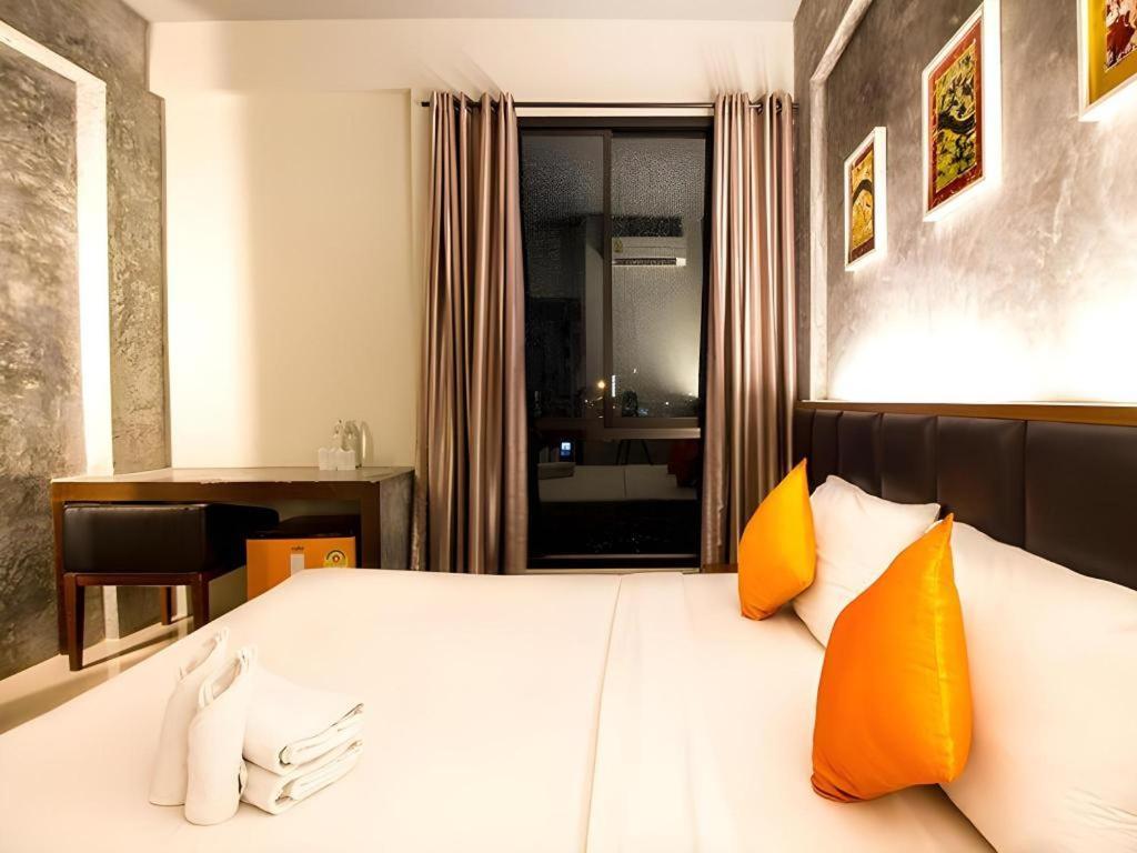บีทู ทิพย์เนตร บูทิก แอนด์ บัดเจ็ต โฮเทล Hotel เชียงใหม่ ภายนอก รูปภาพ